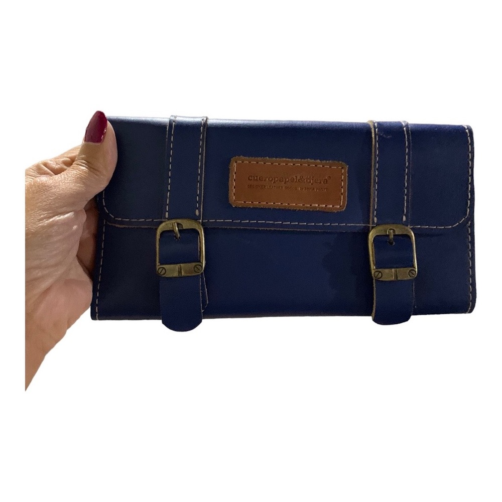 Royal Blue Elegance: Handcrafted Costa Ricab Leather Wallet